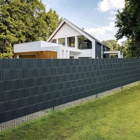 Taśma ogrodzeniowa 19cmx26m 700g/m2 antracyt 23909 GARDLOV Taśma ogrodzeniowa 19cmx26m 700g/m2 antracyt 23909 GARDLOV